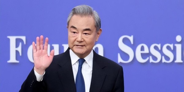 九游娱乐官方入口-终于谈妥了，王毅挥手告别，中柬达成6项共识，中方拿到洪森口信